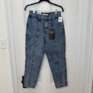 NWT Levi's Mom Jeans